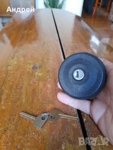 Стара капачка за резервоар #5, снимка 5 - Части - 47444395