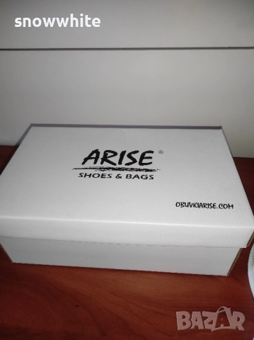 Чисто нови дамски спортни обувки естествена кожа номер 40, снимка 5 - Маратонки - 51926095