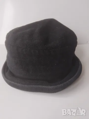 Дамска поларена шапка бомбе, снимка 4 - Шапки - 48246595