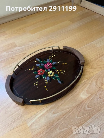 Дървен поднос