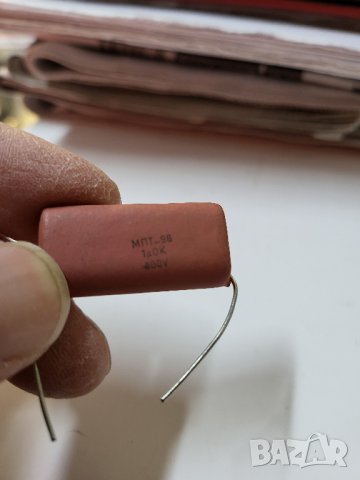Български неелектролитен кондензатор 1 микрофарад на 400 волта