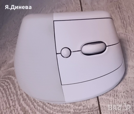 Бяла безжична мишка Logitech 