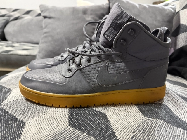 Nike Court Borough, снимка 2 - Маратонки - 52447759