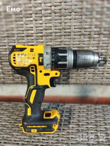  Винтоверт Dewalt DCD790

Безчетков , снимка 6 - Винтоверти - 50915148