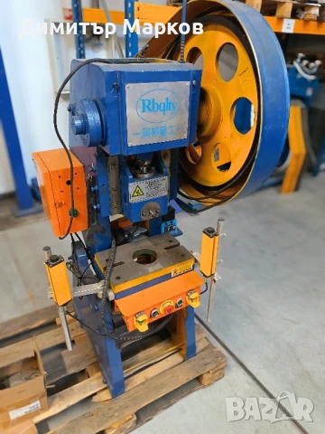 Excentrik Press Machine 10T, снимка 2 - Други машини и части - 51314634