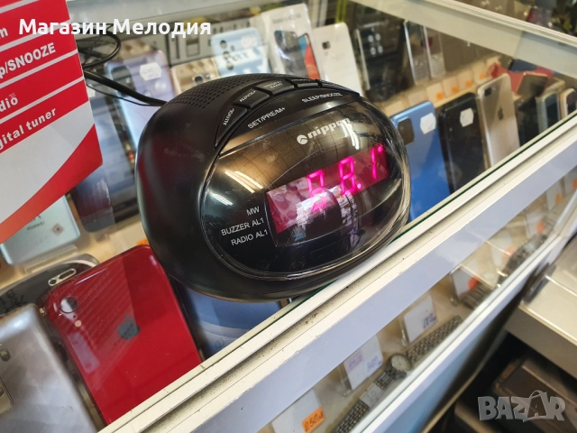 Радиочасовник Nippon NP 316 В отлично техническо състояние, много добър външен вид. Има радио, часов, снимка 3 - Радиокасетофони, транзистори - 51130588