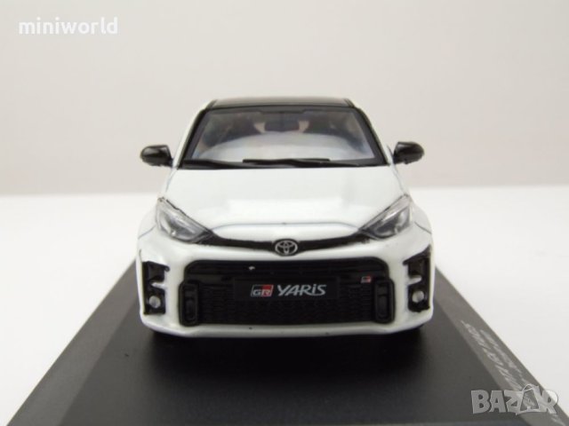 Toyota Yaris GR 2020 - мащаб 1:43 на Solido моделът е нов в PVC дисплей-кейс, снимка 14 - Колекции - 42719015