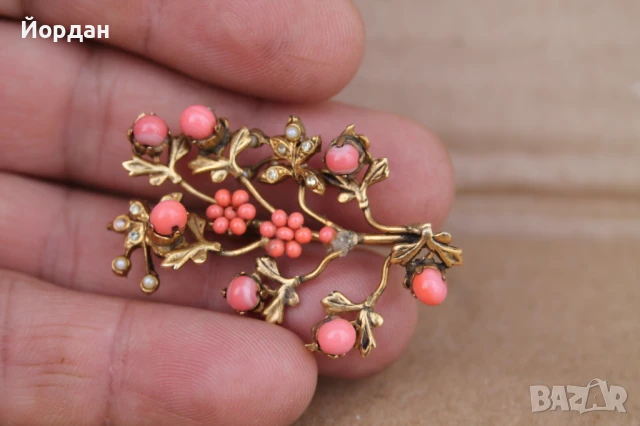 Дамска позлатена брошка с корали, снимка 11 - Други - 50645850