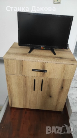 Маса и скрин дъб евок заедно се продават , снимка 2 - Маси - 52440163