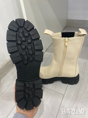 Боти, снимка 4 - Дамски боти - 35442558