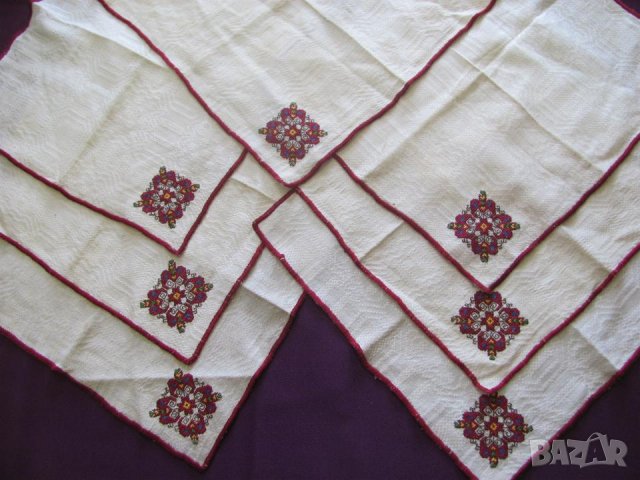19 век Ръчно Бродирани Салфетки с Фолк Мотиви 7 броя, снимка 6 - Антикварни и старинни предмети - 35399826