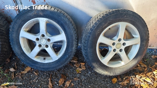 Алуминиеви джанти 17" със зимни гуми с шипове., снимка 2 - Гуми и джанти - 52156526