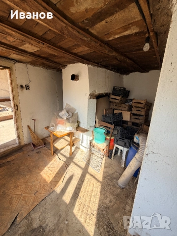 Къща с двор и селскостопански постройки, снимка 12 - Къщи - 49083513