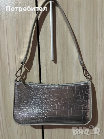 Сребриста чанта, снимка 2 - Чанти - 54101209