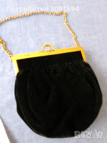 Дамска чанта 30 те години черно кадифе със бронзов обков , снимка 2 - Антикварни и старинни предмети - 47290978