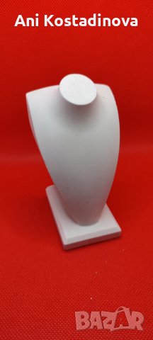Керамична стойка за бижута