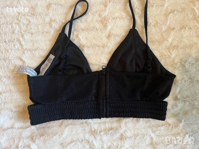 Спортно-елегантно бюстие Bershka, снимка 2 - Корсети, бюстиета, топове - 54171444