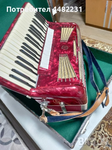 Продавам Немски акордеон Баркароле Проминенз2 4гласа с куфар , снимка 4 - Акордеони - 53040088