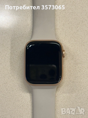 Apple Watch SE 44mm, снимка 2 - Смарт часовници - 52298840