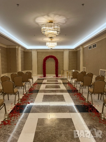 Украса за маса от изкуствени рози, снимка 3 - Други - 52572323