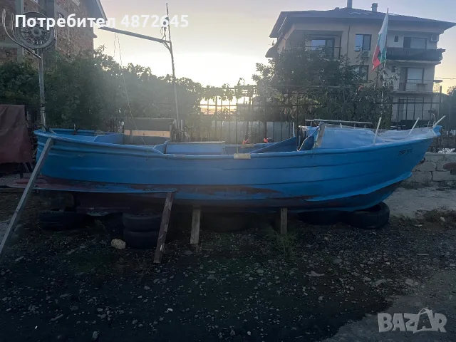 Продавам Рибарска лодка 