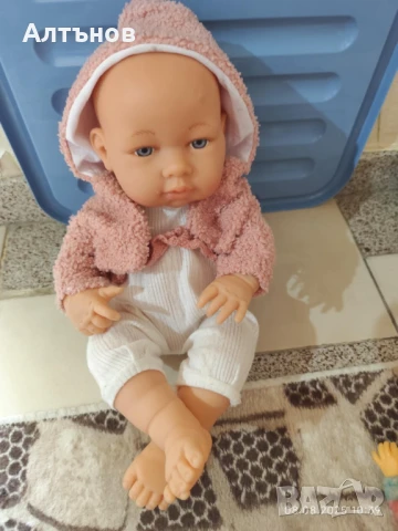 Реалистична кукла бебе