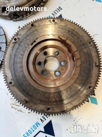 04C105273C / 04C141031C / 04C141025D комплект съединител, маховик, феродо и притискател Seat Arona, снимка 2 - Части - 53106037