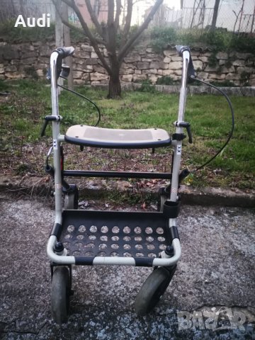 Проходилка ролатор INVACARE  Подходящ за оперирани, възрастни и трудно подвижни хора. Сгъваема, лека, снимка 8 - Ролатори - 40063156