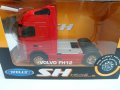 Volvo FH 12 влекач - мащаб 1:32 на Welly модела е нов в кутия, снимка 6