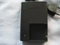 Оригинално захранващо зарядно устройство BC-CSK NP-BK1 на Sony за фотоапарати Sony, снимка 2