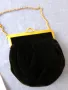 Дамска чанта 30 те години черно кадифе със бронзов обков , снимка 2