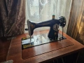 Ретро Шевна Машина UNION – С Крачен Механизъм и Маса, снимка 1