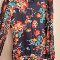 Нова блуза с интересен дизайн , снимка 1 - Блузи с дълъг ръкав и пуловери - 31535818