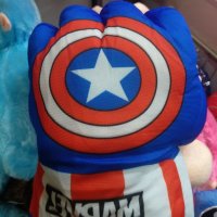Меки,обемни ръкавици на Капитан Америка, снимка 1 - Плюшени играчки - 38548220