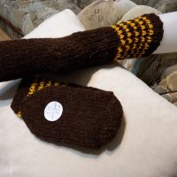 Ръчно плетени чорапи от вълна размер 38, снимка 2 - Дамски чорапи - 39490839