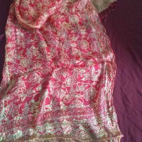 Голям копринен шал с подарък., снимка 1 - Шалове - 30342681