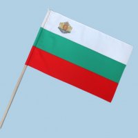 Българско знаме с герб 30х46см, снимка 1 - Български сувенири - 31865609