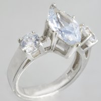 Сребърен пръстен проба 925 със Сваровски кристали , снимка 2 - Пръстени - 10093266