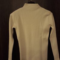 Бяла плетена блузка дълъг ръкав, по врата, по тялото е 1 съдържа еластан, с емитация на копчета , снимка 5 - Блузи с дълъг ръкав и пуловери - 37414762