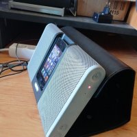 Докинг станция GRIFFIN JOURNI за iPod, iPhone с усилвател и вход AUX, снимка 11 - Слушалки и портативни колонки - 29615699