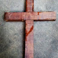 Дървен кръст ръчно изработенот  художник, днес  15, снимка 2 - Икони - 29334640