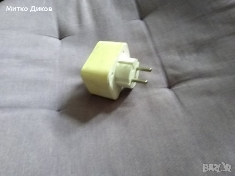 Разклонител  троен за три кабела три гнезда, снимка 1