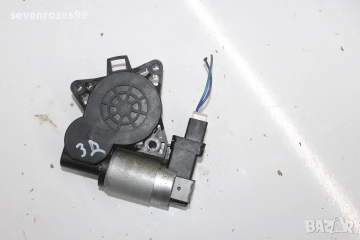 Мотор стъкло задно дясно Мазда 3 2008 2.3i 158hp Mazda 3 седан, снимка 1