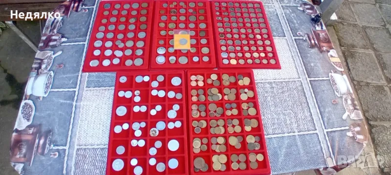 Колекция над 250броя монети с класьорите, снимка 1