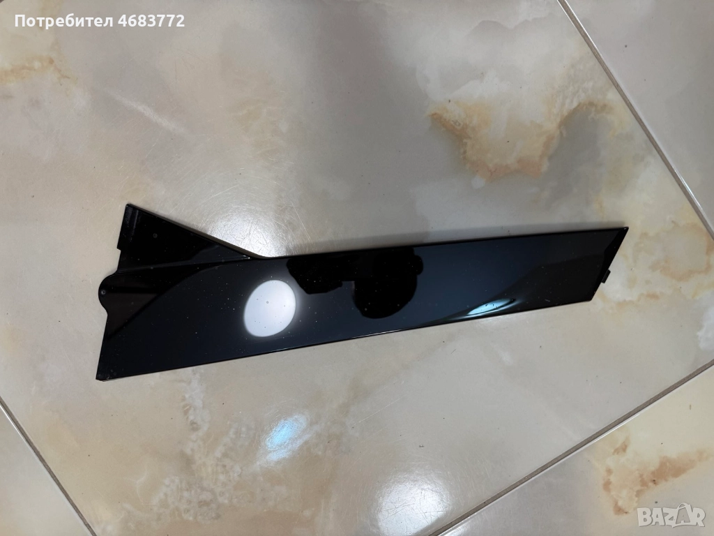 Външна хоризонтална лайсна на задна лява врата на Порше Макан Porsche Macan само за 100лв., снимка 1