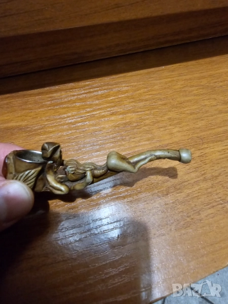 Малка Колекционерска лула секси мацка прави чудеса  еротика 18 + гола жена, снимка 1