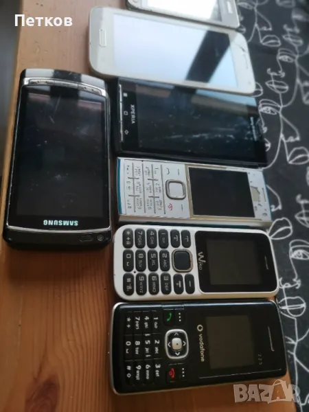 мобилни апарати, снимка 1