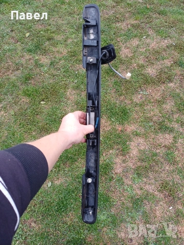 Лайсна над задния номер на тойота авенсис т25 комби., снимка 2 - Части - 52891777