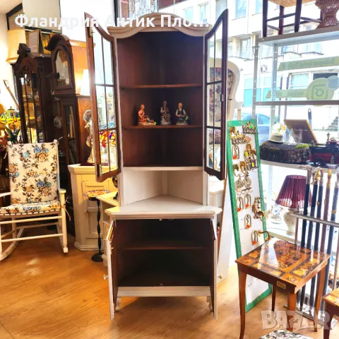 Елегантен ъглов шкаф във винтидж стил, снимка 6 - Секции и витрини - 49110960