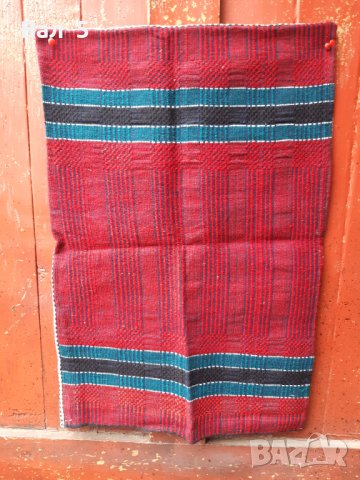 Автентична тъкана вълнена калъфка . Носия, снимка 1
